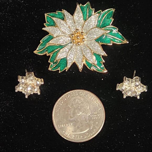 Convertible Avon Rhinestone Snowflake Stud Earrings  Poinsettia Brooch Christmas - Picture 7 of 7